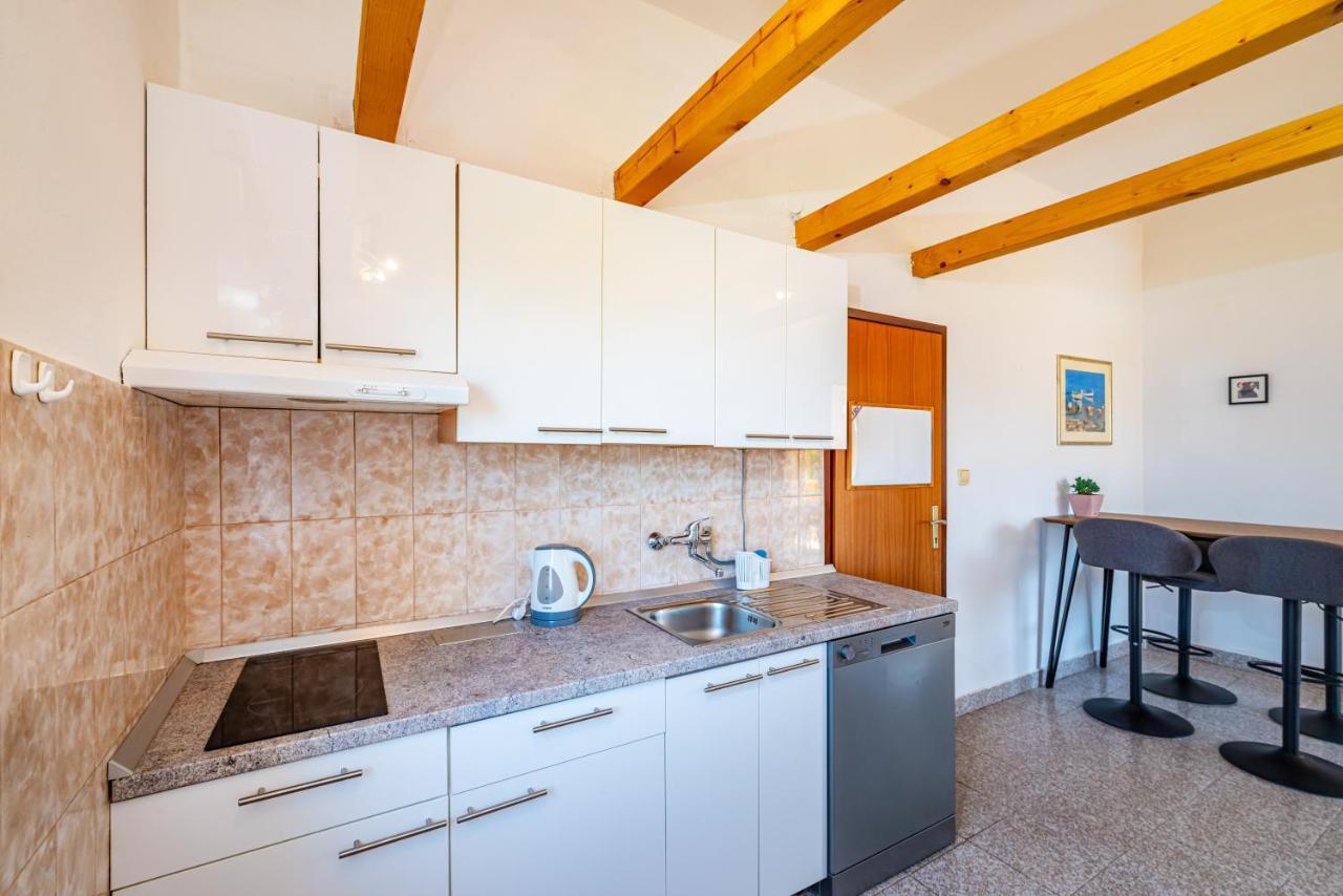 Apartment Sea And Mountain With Pool Novigrad  Eksteriør billede